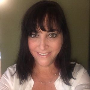 Meet your Posher, Annamaria